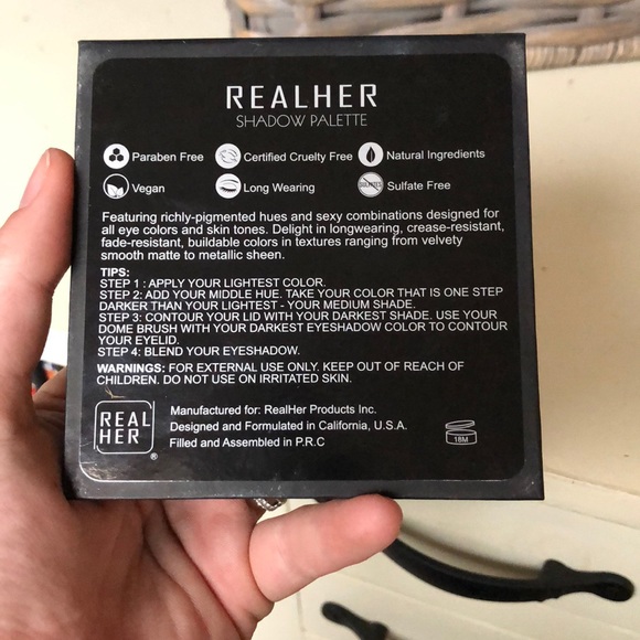 RealHer I eyeshadow palette - Picture 3 of 4